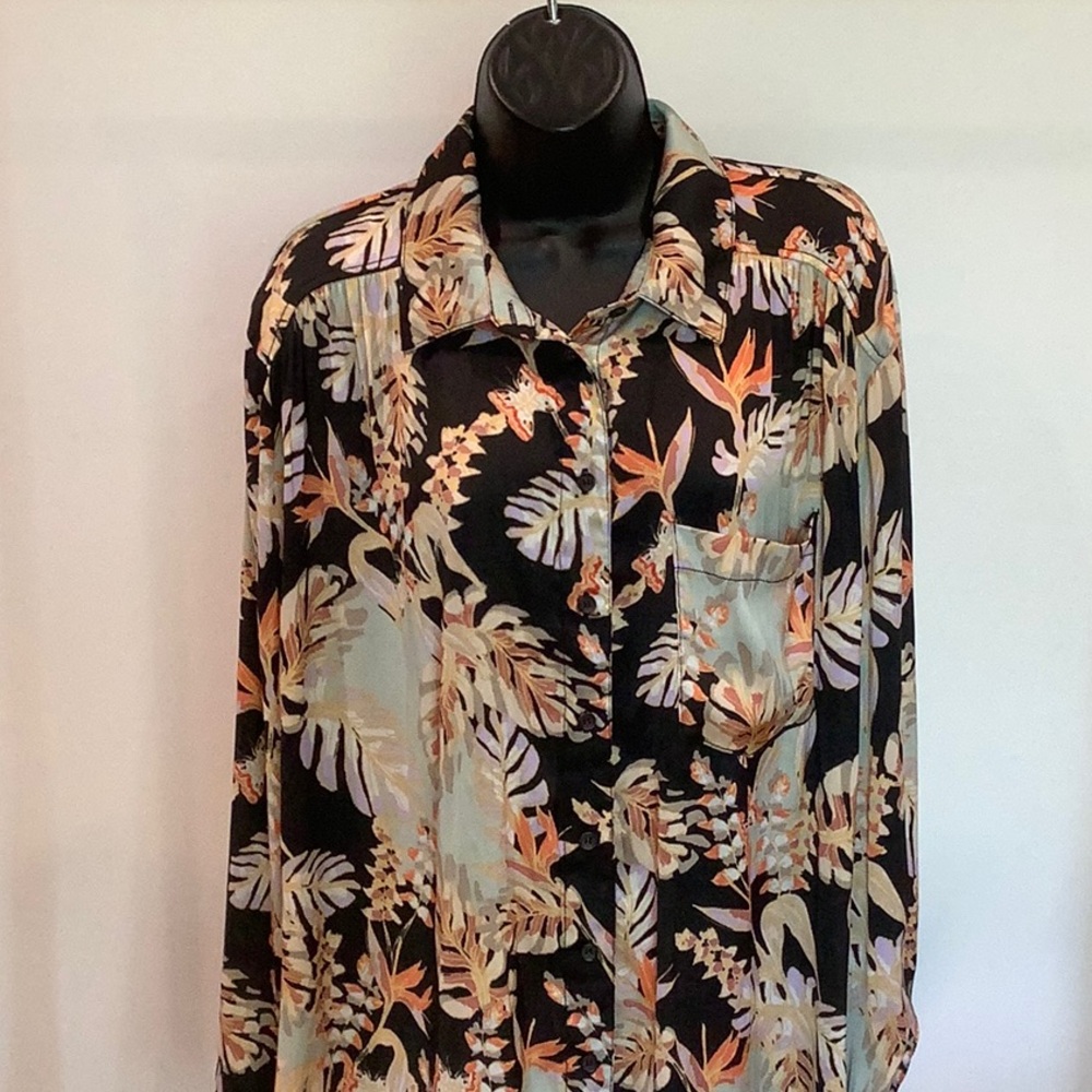 Free People Floral Print Lightweight Top - Black, Cream, Peach, Size Large - Picture 3 of 15
